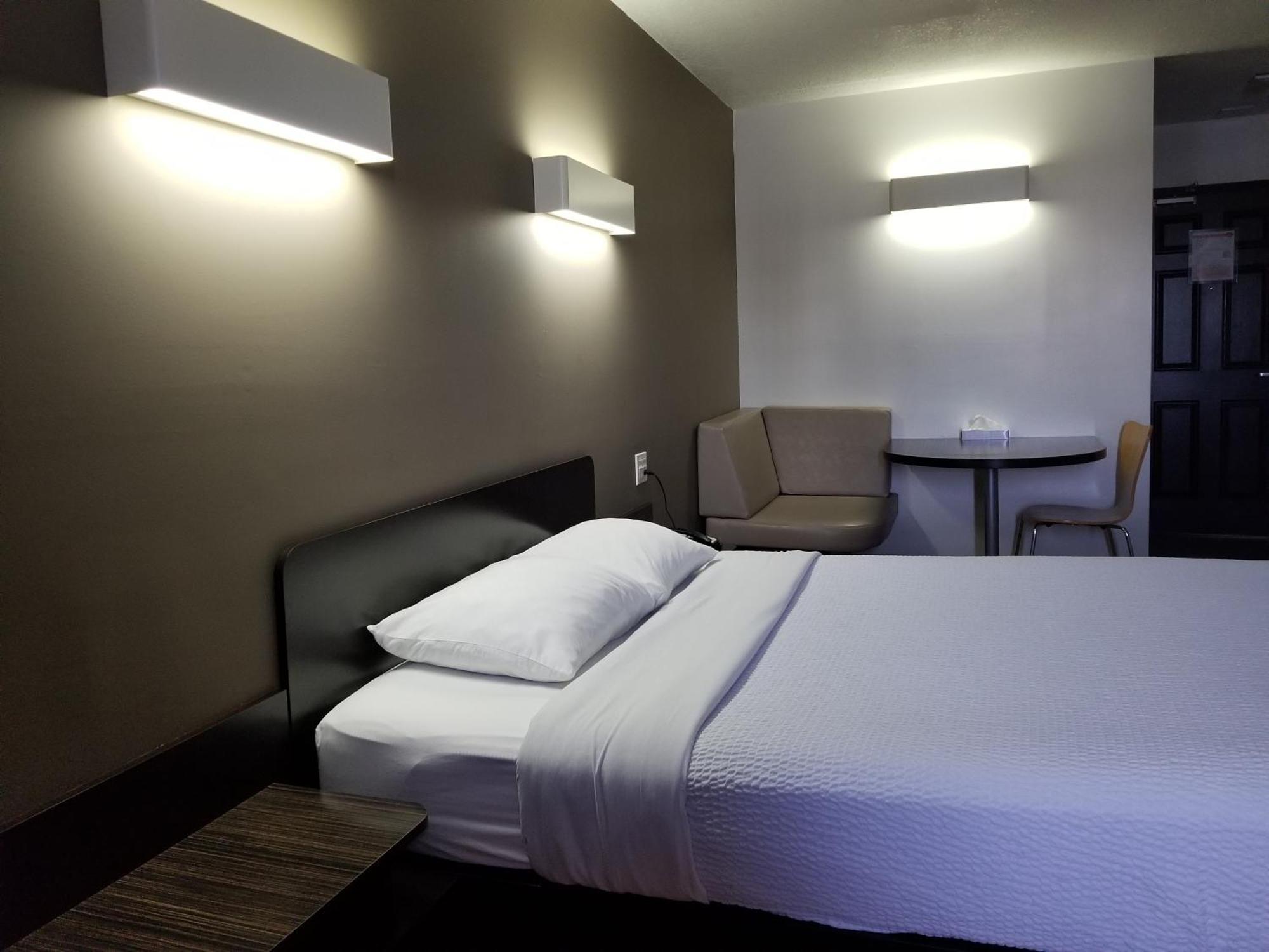 Joys Inn Innisfail, Ab מראה חיצוני תמונה