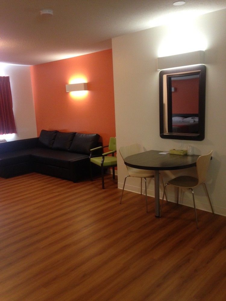 Joys Inn Innisfail, Ab מראה חיצוני תמונה