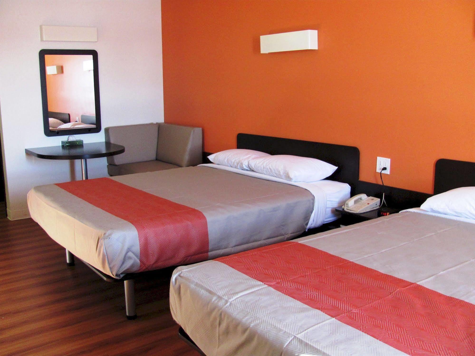 Joys Inn Innisfail, Ab מראה חיצוני תמונה